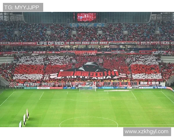 足球场上的13号传奇球星：从天赋到荣耀的蜕变之路